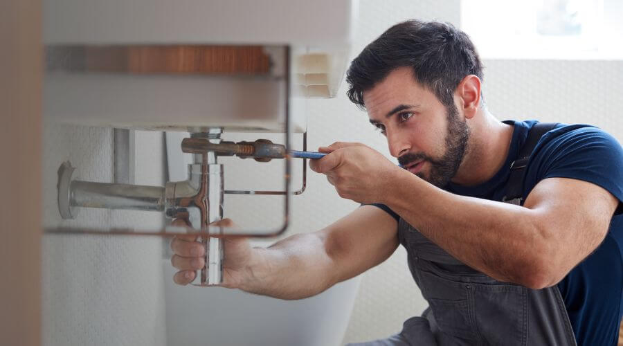 Professional sink repair services in Crumrod, AR